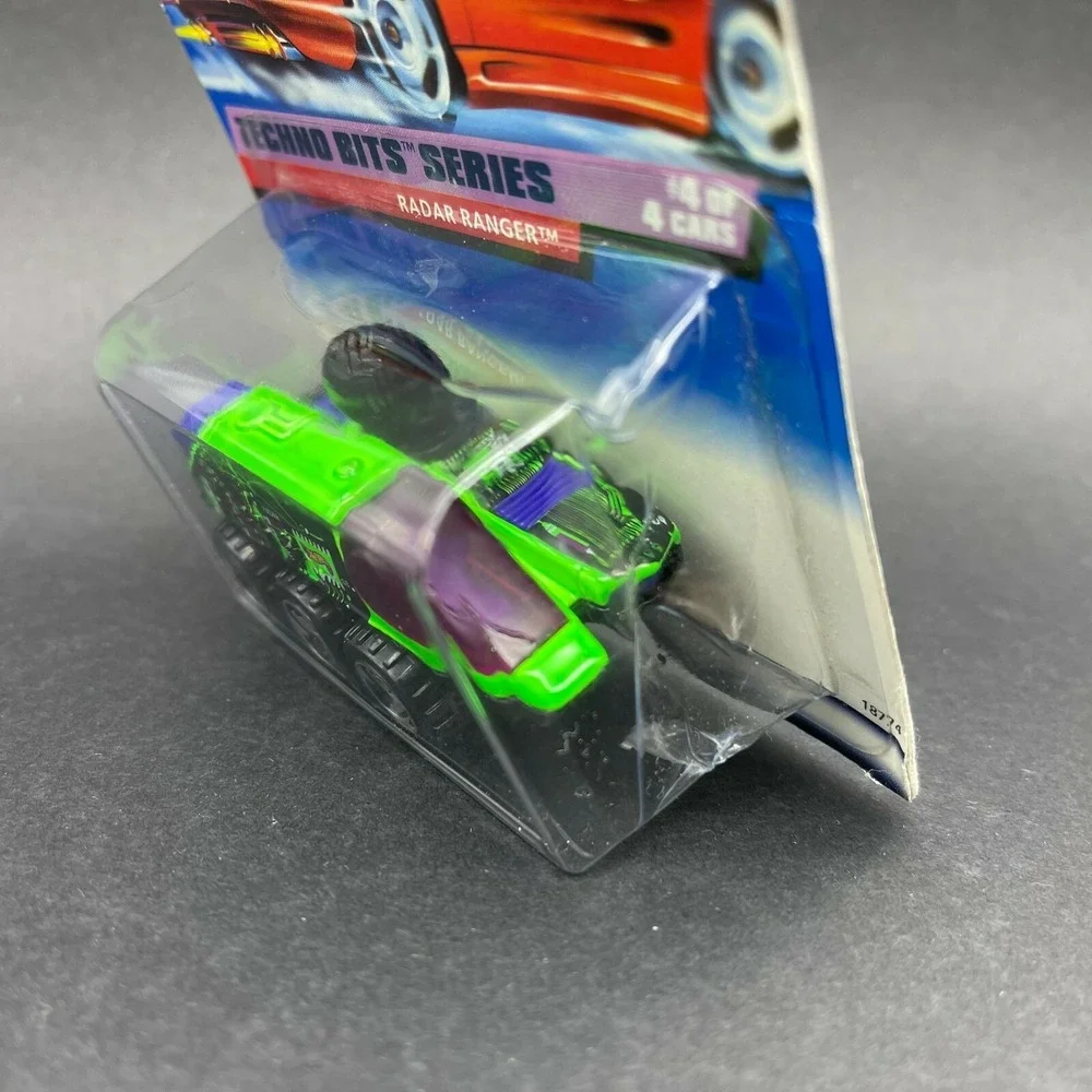 Hot Wheels Radar Ranger Communication Vehicle Techno Bits Diecast 1/64 #692